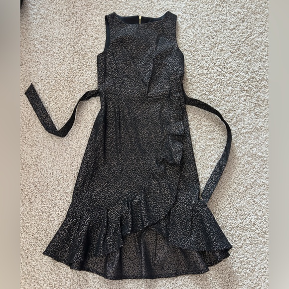 Calvin Klein Women’s Size 2 Black and Gold Patterned Dress - Picture 5 of 10
